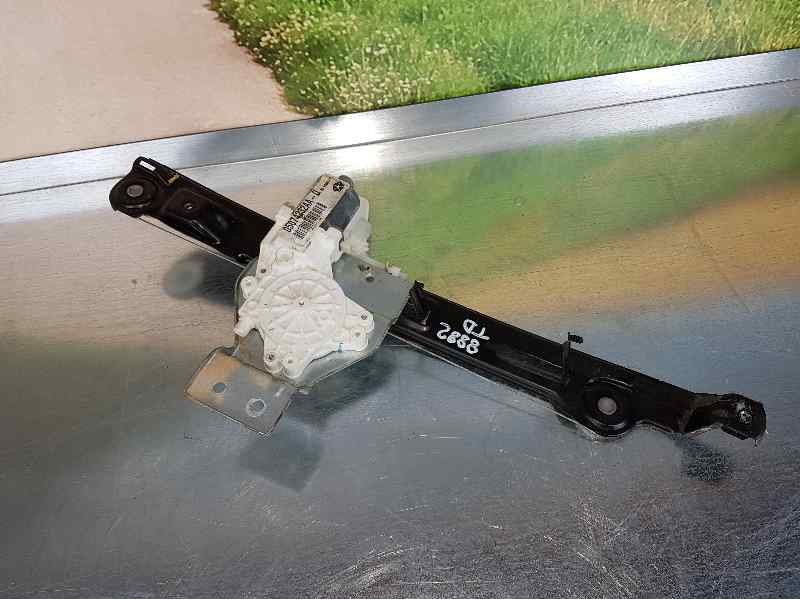 Recambio de elevalunas trasero derecho para dodge caliber se referencia OEM IAM  2 PINS ELECTRICO