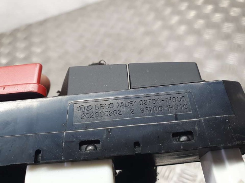 Recambio de warning para kia cee´d active referencia OEM IAM 937001H000 202006302 DECO