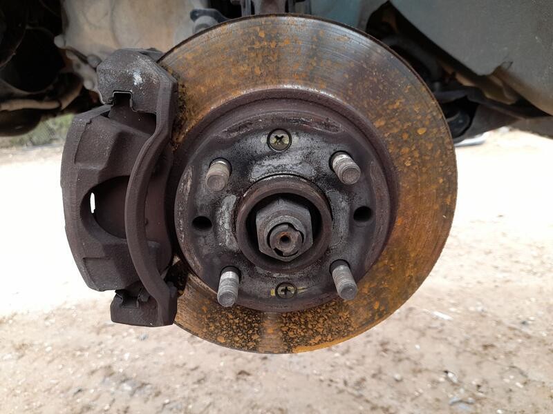 Recambio de mangueta delantera izquierda para daewoo kalos (klas) 1.4 referencia OEM IAM 96870493  