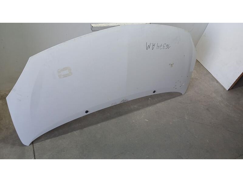 Recambio de capot para renault twingo van referencia OEM IAM 7751477649  