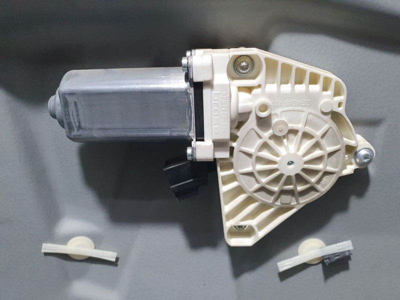 Recambio de elevalunas delantero izquierdo para mercedes-benz clase b (w245) 180 cdi (245.207) referencia OEM IAM A1697202979 99