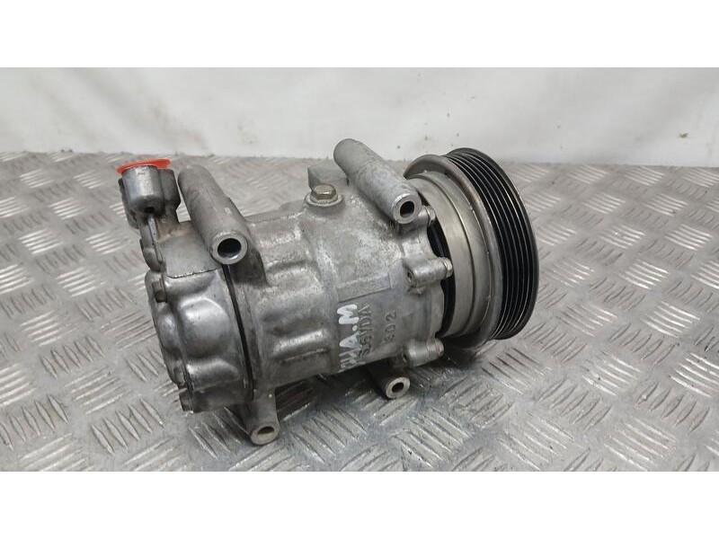 Recambio de compresor aire acondicionado para renault twingo van referencia OEM IAM 8200953359A 1918 SD6V12