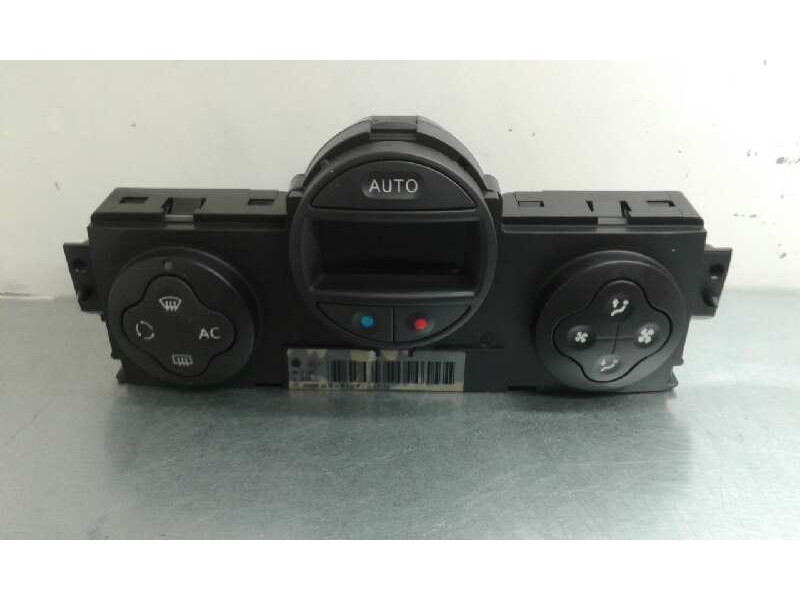 Recambio de mando climatizador para renault megane ii berlina 5p referencia OEM IAM F666444K  8200070752