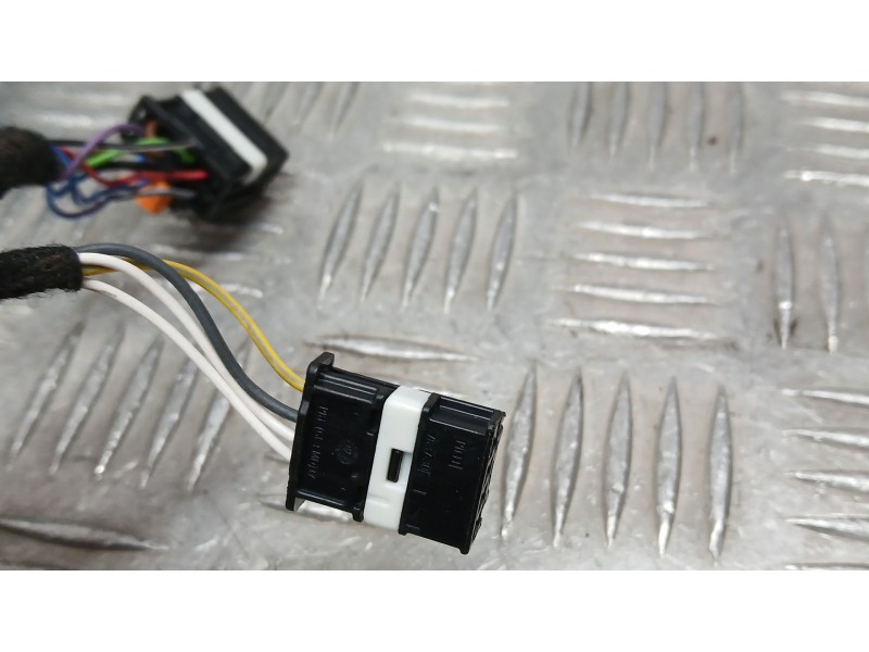 Recambio de retrovisor derecho para jeep avenger (j2) electric referencia OEM IAM 7357879160 ELECTRICO 9 Y 4 CABLES 