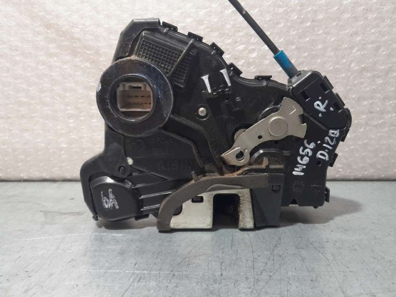 Recambio de cerradura puerta delantera izquierda para toyota auris luna+ referencia OEM IAM 6904002210  6 PINES