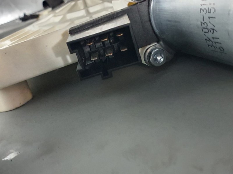 Recambio de elevalunas trasero derecho para mercedes-benz clase b (w245) 180 cdi (245.207) referencia OEM IAM A1697301679 985009