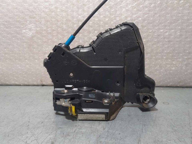 Recambio de cerradura puerta delantera izquierda para toyota auris luna+ referencia OEM IAM 6904002210  6 PINES