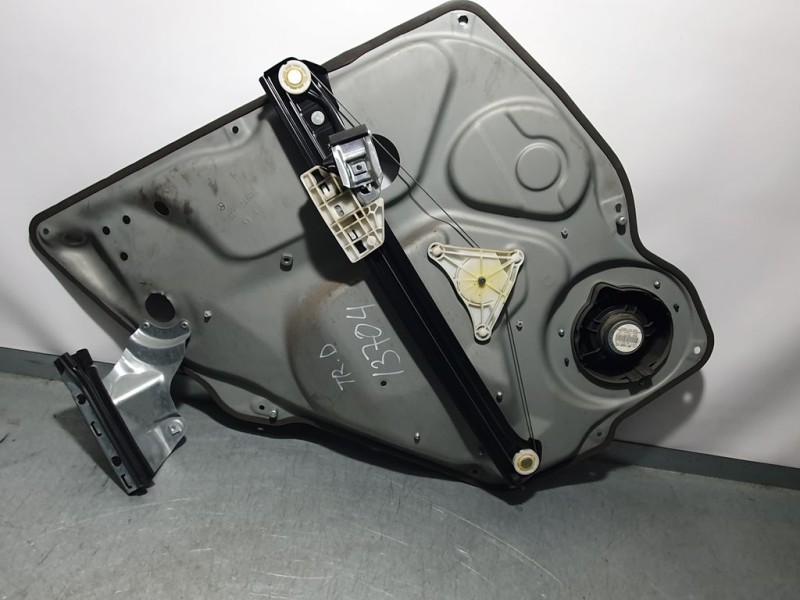Recambio de elevalunas trasero derecho para mercedes-benz clase b (w245) 180 cdi (245.207) referencia OEM IAM A1697301679 985009