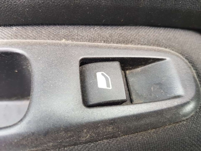 Recambio de mando elevalunas trasero izquierdo para citroën c3 feel referencia OEM IAM 96762292ZD  