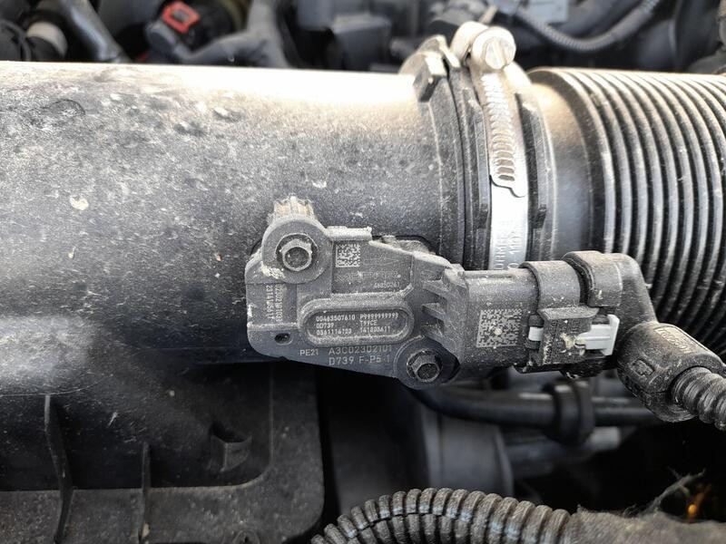 Recambio de caudalimetro para maserati grecale modena mild hybrid q4 referencia OEM IAM a3c02302101  