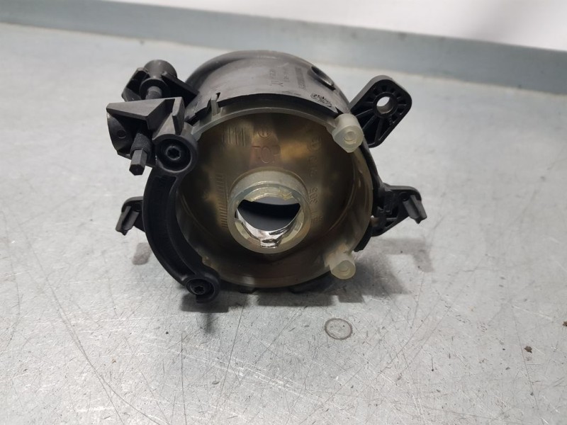 Recambio de faro antiniebla derecho para mercedes-benz clase b (w245) 180 cdi (245.207) referencia OEM IAM A2518200856  