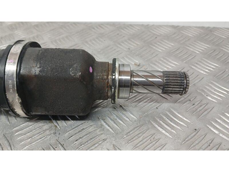 Recambio de transmision delantera izquierda para renault twingo van referencia OEM IAM 8200482435  