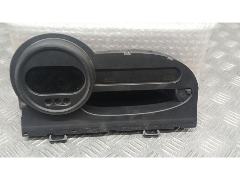 Recambio de cuadro instrumentos para renault twingo van referencia OEM IAM 8200725330  A2C53220491