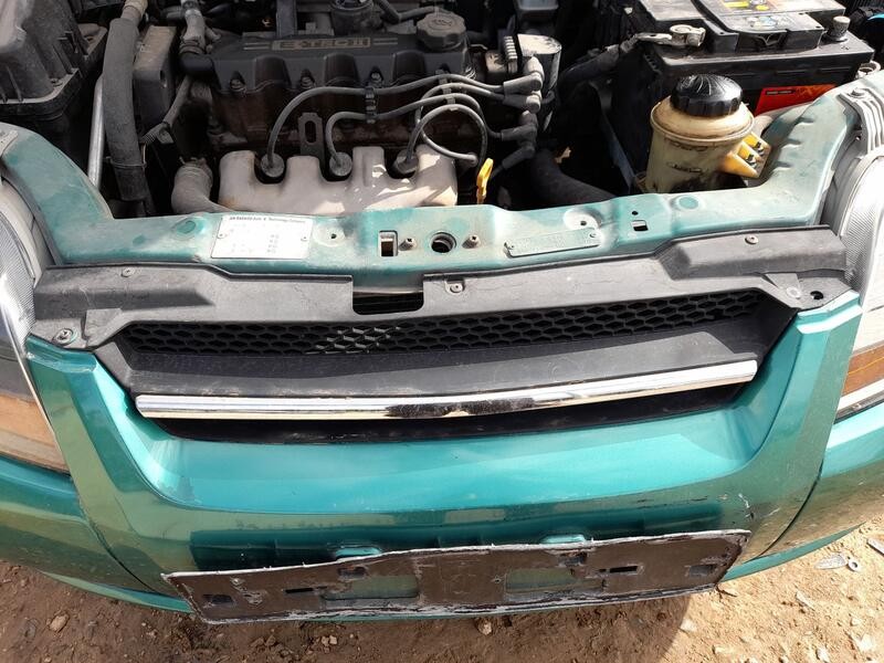 Recambio de rejilla delantera para daewoo kalos (klas) 1.4 referencia OEM IAM 96481314  