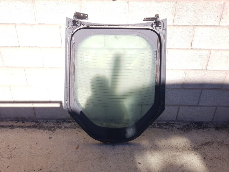 Recambio de luna trasera para bmw i8 (i12) i8 pure impulse referencia OEM IAM   PORTÓN