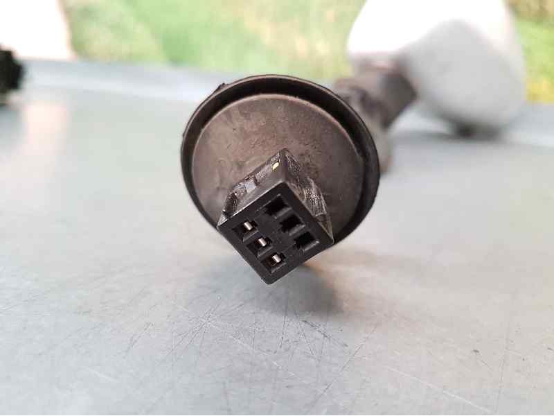 Recambio de retrovisor izquierdo para opel corsa d catch me referencia OEM IAM  3 CABLES ELECTRICO SIN CRISTAL