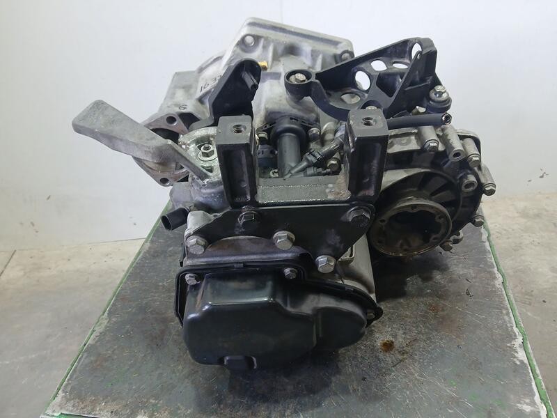 Recambio de caja cambios para skoda rapid ambition referencia OEM IAM RSY 031216 5VELOCIDADES