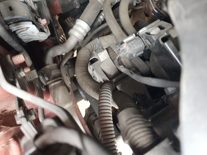 Recambio de alternador para kia cee´d (jd) 1.6 crdi 110 referencia OEM IAM 373002A850  