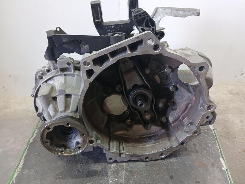 Recambio de caja cambios para skoda rapid ambition referencia OEM IAM RSY 031216 5VELOCIDADES