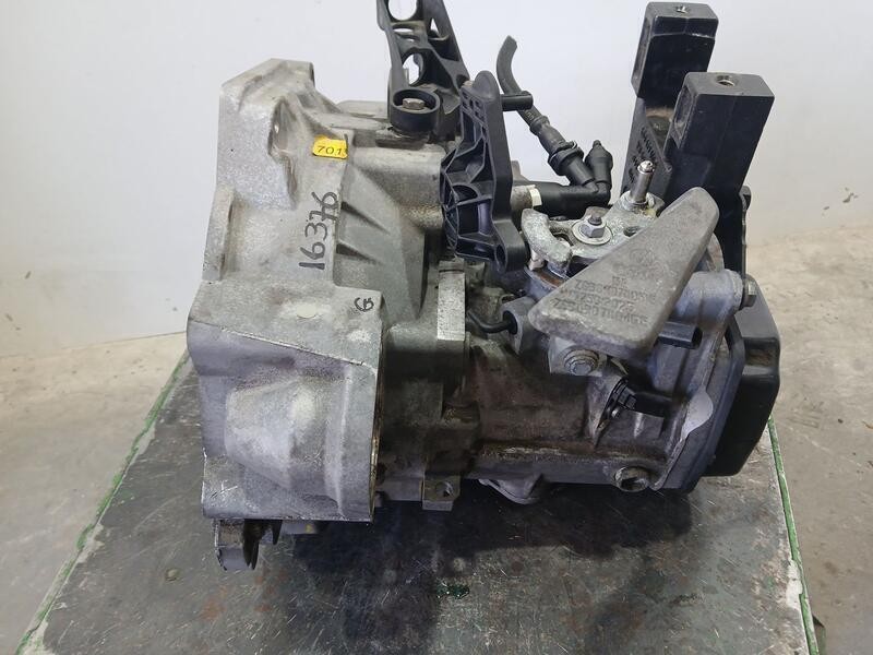 Recambio de caja cambios para skoda rapid ambition referencia OEM IAM RSY 031216 5VELOCIDADES