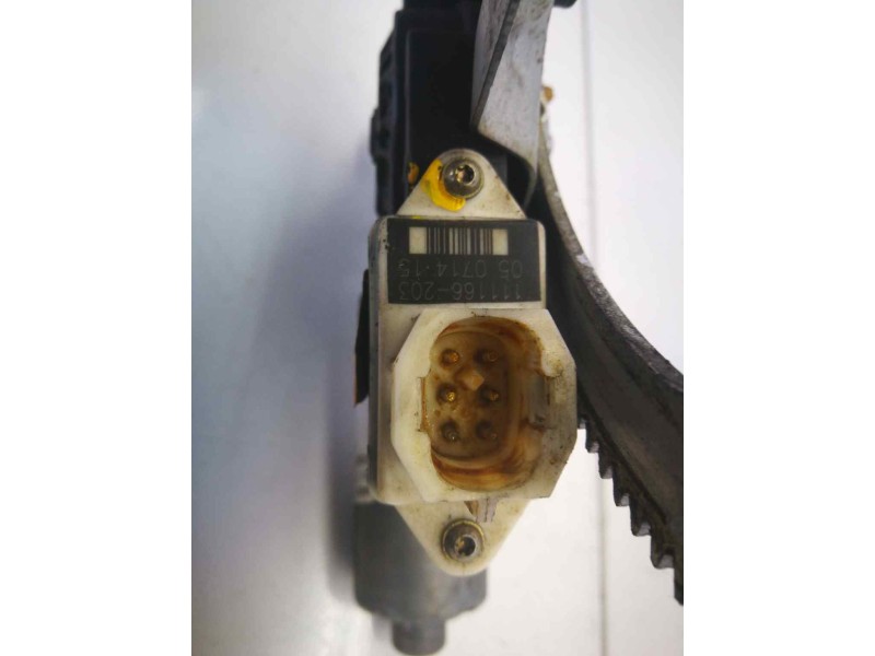 Recambio de elevalunas delantero derecho para opel tigra 1.6 16v referencia OEM IAM 90482596  6 PINS