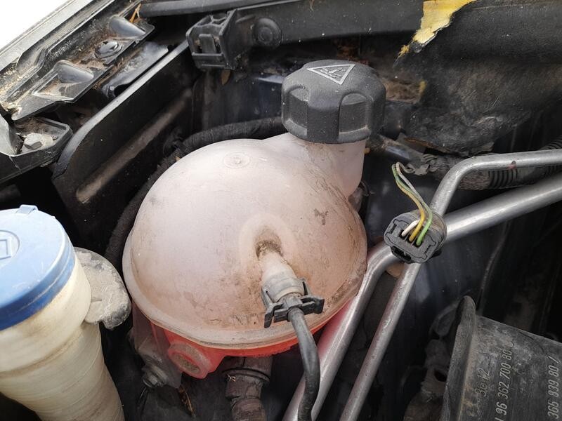 Recambio de deposito expansion para peugeot 308 i (4a_, 4c_) 1.6 hdi referencia OEM IAM 1323AH  