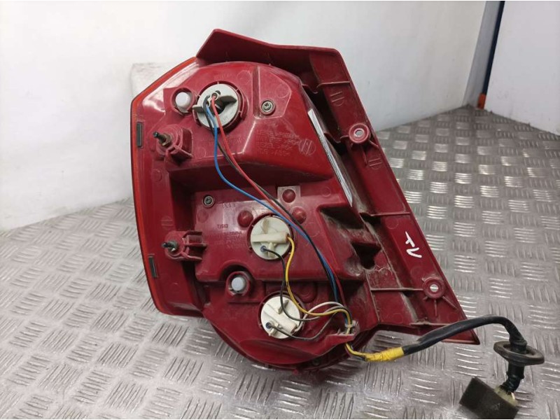 Recambio de piloto trasero derecho para chevrolet aveo lt referencia OEM IAM 95952067  ROZADO