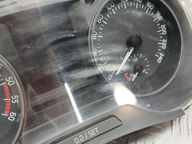 Recambio de cuadro instrumentos para skoda rapid ambition referencia OEM IAM 5JA920741A VDO CRISTAL TOCADO A2C38373200