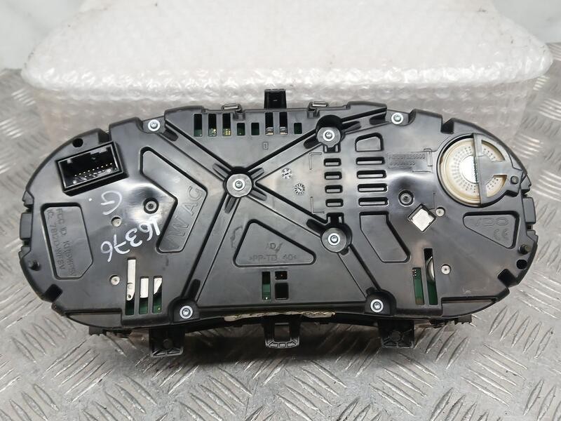 Recambio de cuadro instrumentos para skoda rapid ambition referencia OEM IAM 5JA920741A VDO CRISTAL TOCADO A2C38373200