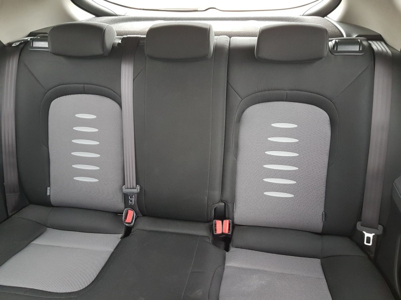 Recambio de asientos traseros para kia cee´d (jd) 1.6 crdi 110 referencia OEM IAM   