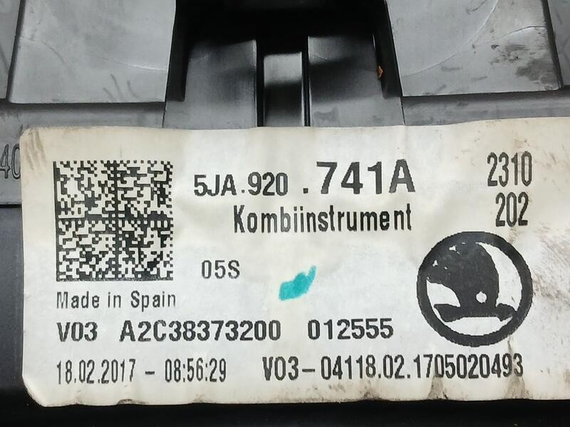 Recambio de cuadro instrumentos para skoda rapid ambition referencia OEM IAM 5JA920741A VDO CRISTAL TOCADO A2C38373200