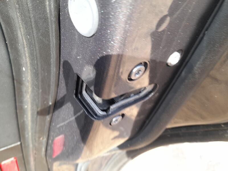 Recambio de cerradura puerta trasera derecha para maserati grecale modena mild hybrid q4 referencia OEM IAM   