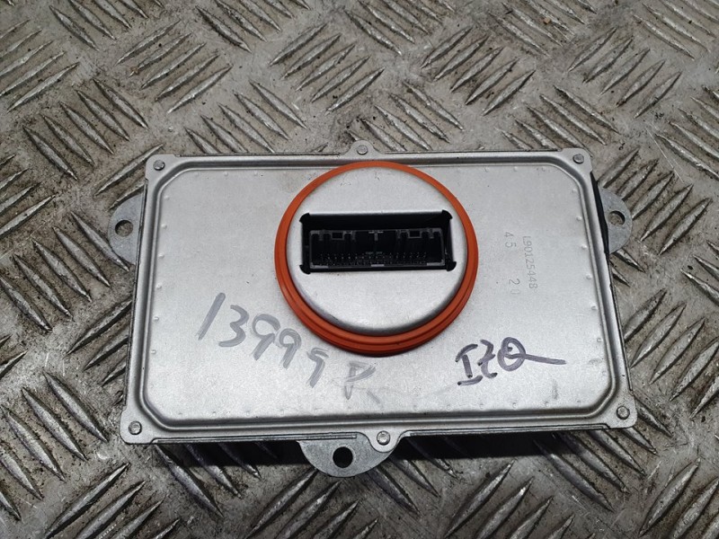 Recambio de centralita faro para peugeot 5008 1.5 blue-hdi fap referencia OEM IAM L90208185 S45040200 IZQUIERDO