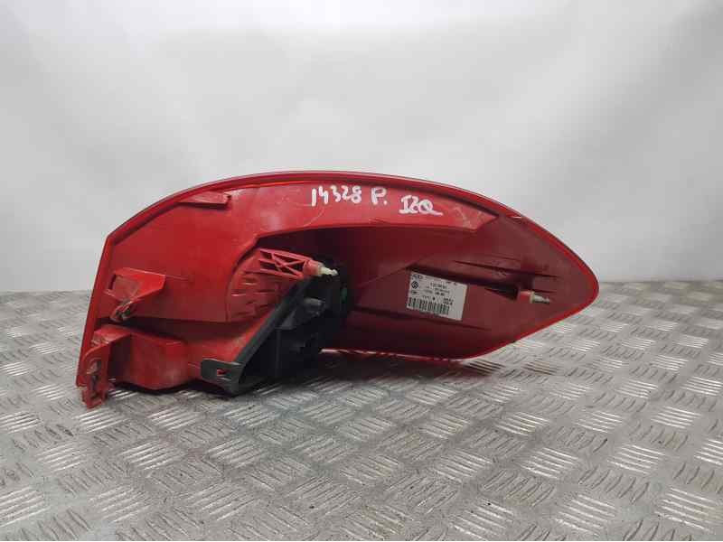 Recambio de piloto trasero izquierdo para renault clio grandtour authentique referencia OEM IAM 8200588843  MAKD