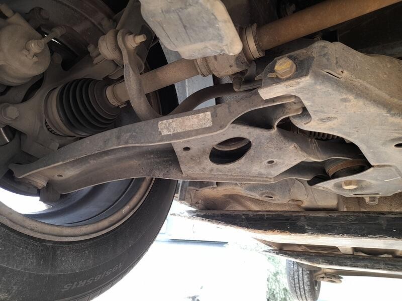 Recambio de brazo suspension inferior delantero derecho para hyundai ix20 (jc) 1.4 crdi referencia OEM IAM 545011P100  