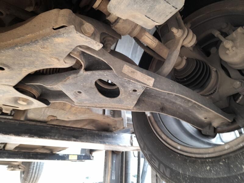 Recambio de brazo suspension inferior delantero izquierdo para hyundai ix20 (jc) 1.4 crdi referencia OEM IAM 545001P100  