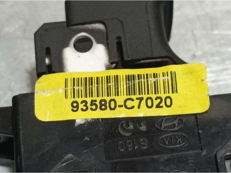 Recambio de mando elevalunas trasero derecho para hyundai i20 fresh referencia OEM IAM 93580C7020  