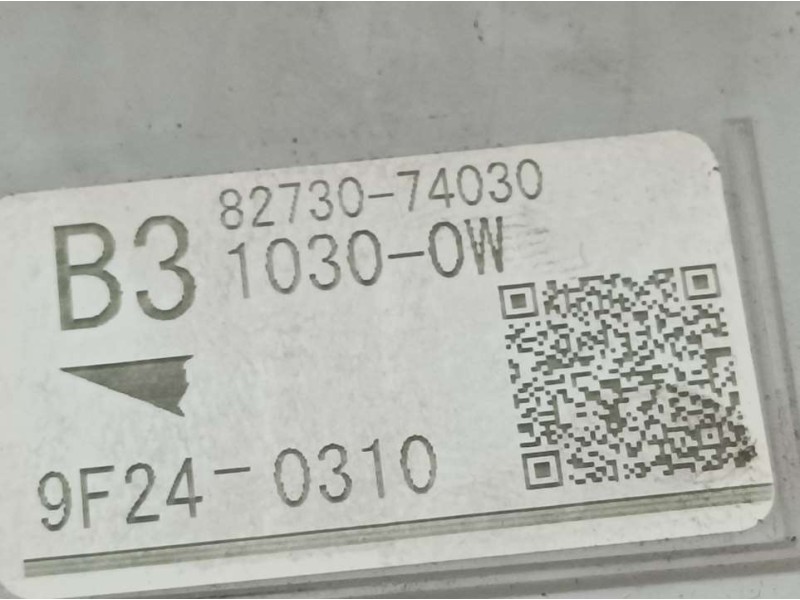 Recambio de caja reles / fusibles para toyota iq básico referencia OEM IAM 8273074030 9F240310 