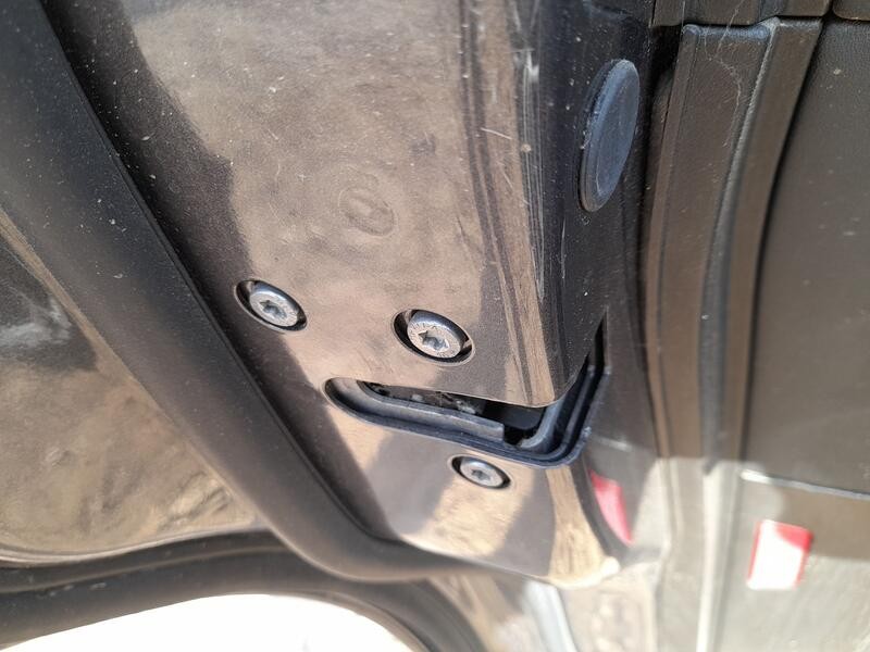 Recambio de cerradura puerta trasera izquierda para maserati grecale modena mild hybrid q4 referencia OEM IAM   