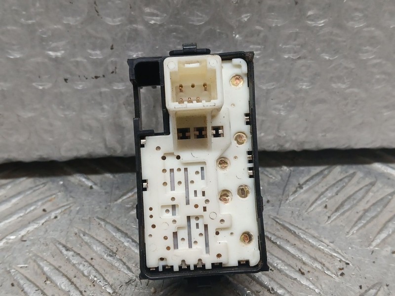 Recambio de mando elevalunas trasero derecho para toyota auris hybrid active referencia OEM IAM 8481002140  0860T67