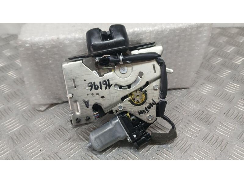 Recambio de cerradura maletero / porton para jeep cherokee limited 4x2 referencia OEM IAM A95613106BU DENSO A9561313A