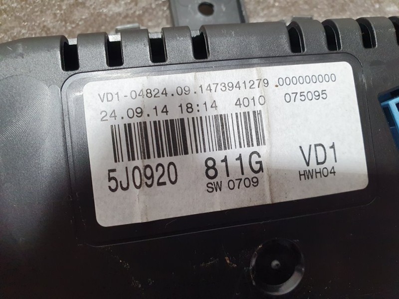 Recambio de cuadro instrumentos para skoda fabia (5j2 ) urban referencia OEM IAM 5J0920811G  A2C83576300