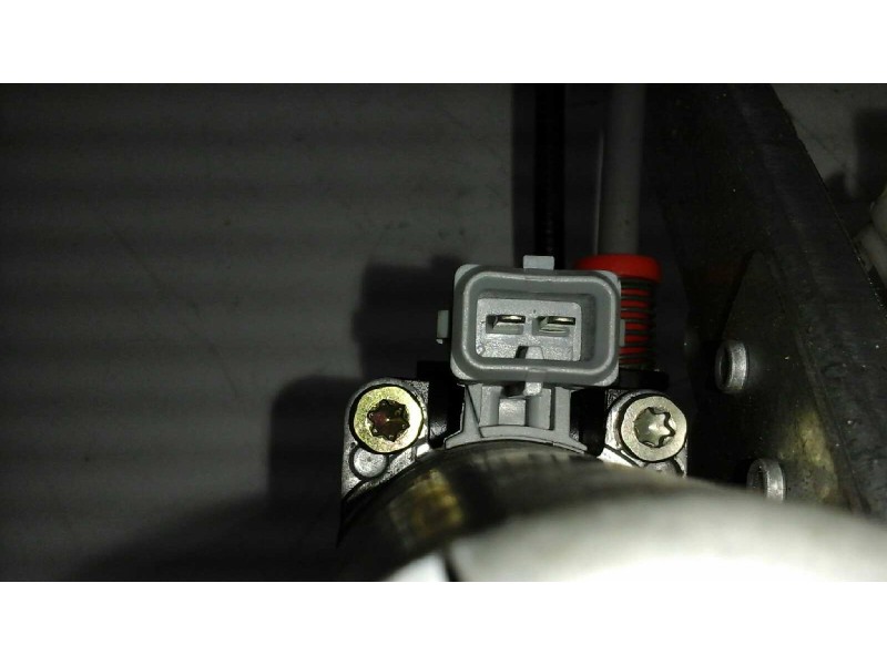 Recambio de elevalunas delantero derecho para citroën xsara berlina 1.9td image referencia OEM IAM 9222H2 2 PINS ELECTRICO