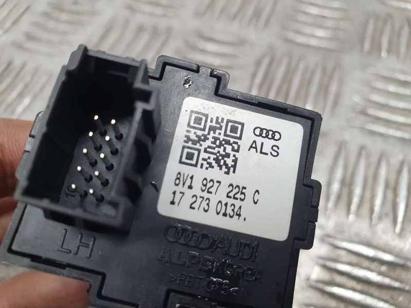 Recambio de palanca freno de mano para audi a3 sportback (8vf) design edition referencia OEM IAM 8V1927225C  ELECTRICA