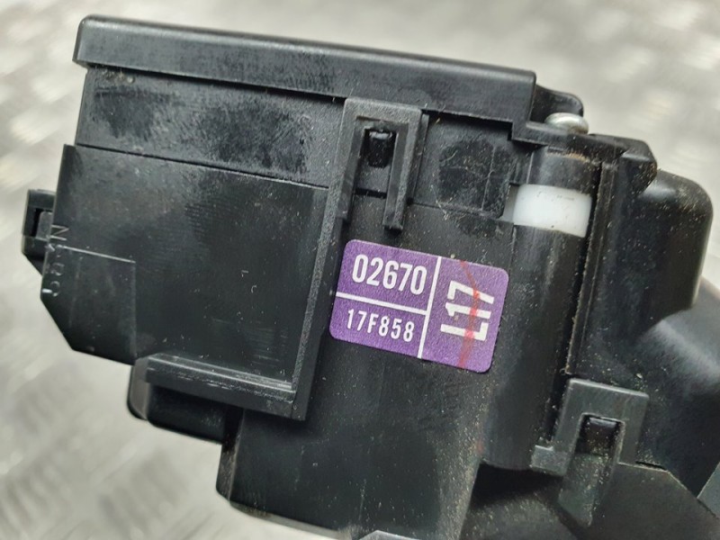 Recambio de mando limpia para toyota auris touring sports (e18) live referencia OEM IAM 0267017F858  