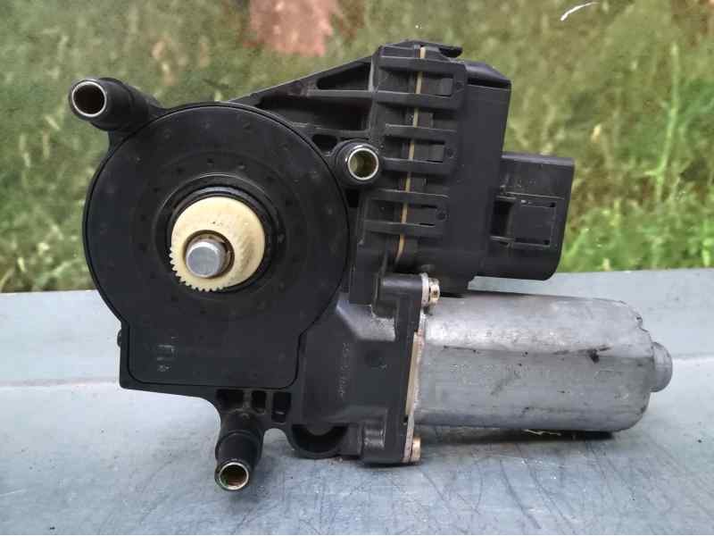 Recambio de motor elevalunas trasero izquierdo para audi a6 berlina (4b2) 1.8 t referencia OEM IAM  8 PINS 