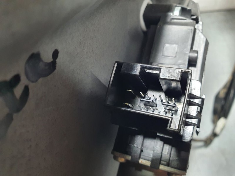 Recambio de elevalunas delantero izquierdo para skoda fabia (5j2 ) urban referencia OEM IAM SIN REF  ELECTRICO 16 PINES