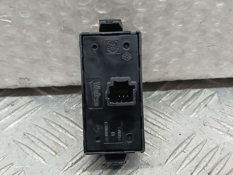 Recambio de warning para renault kangoo profesional referencia OEM IAM 252105246RB  