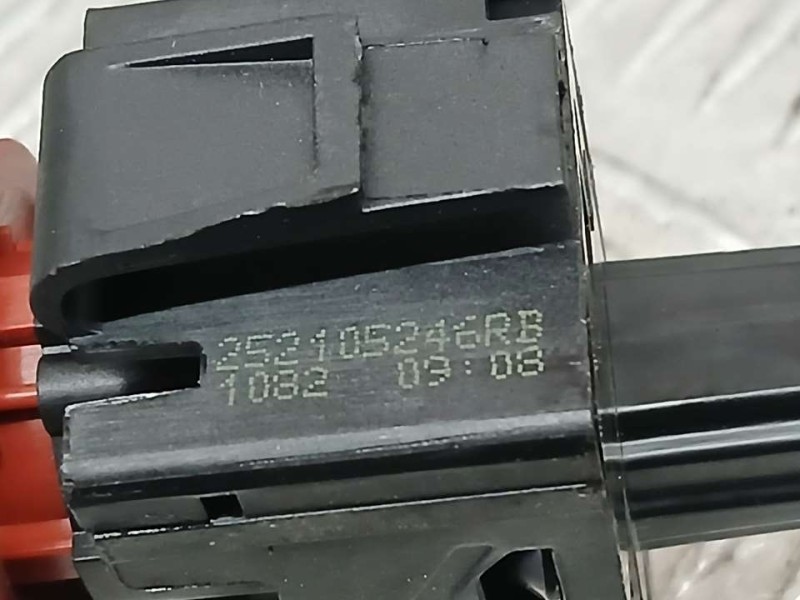 Recambio de warning para renault kangoo profesional referencia OEM IAM 252105246RB  