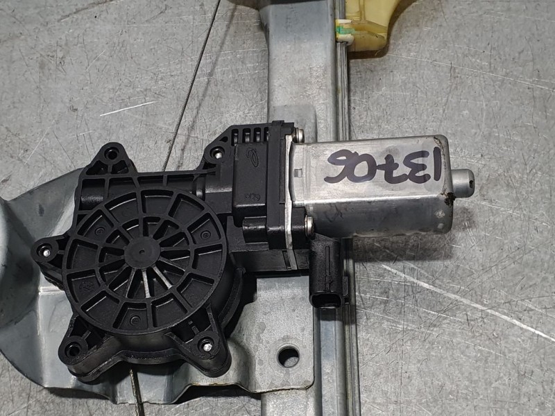 Recambio de elevalunas trasero derecho para renault captur dynamique referencia OEM IAM 827009380R  ELECTRICO 2 PINS